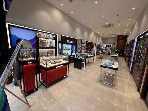 Titan World - Flora Fountain, Mumbai