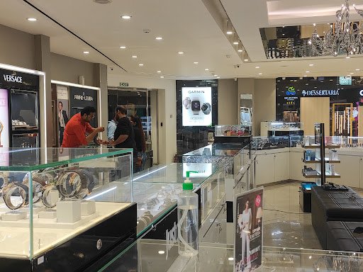 Titan World - Bandra West, Mumbai