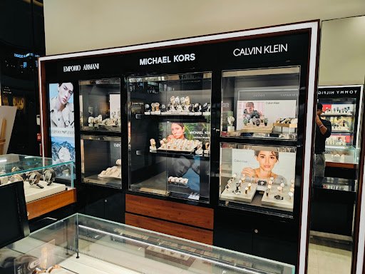 Titan World - Lulu Mall, Lucknow