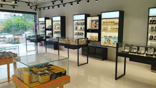 Titan World - Sector 3, Lucknow