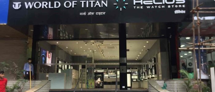 titan world laxmi road pune