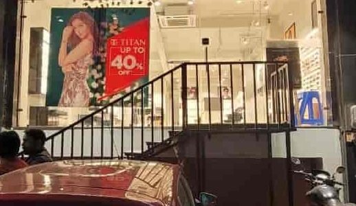 titan world makroniya sagar